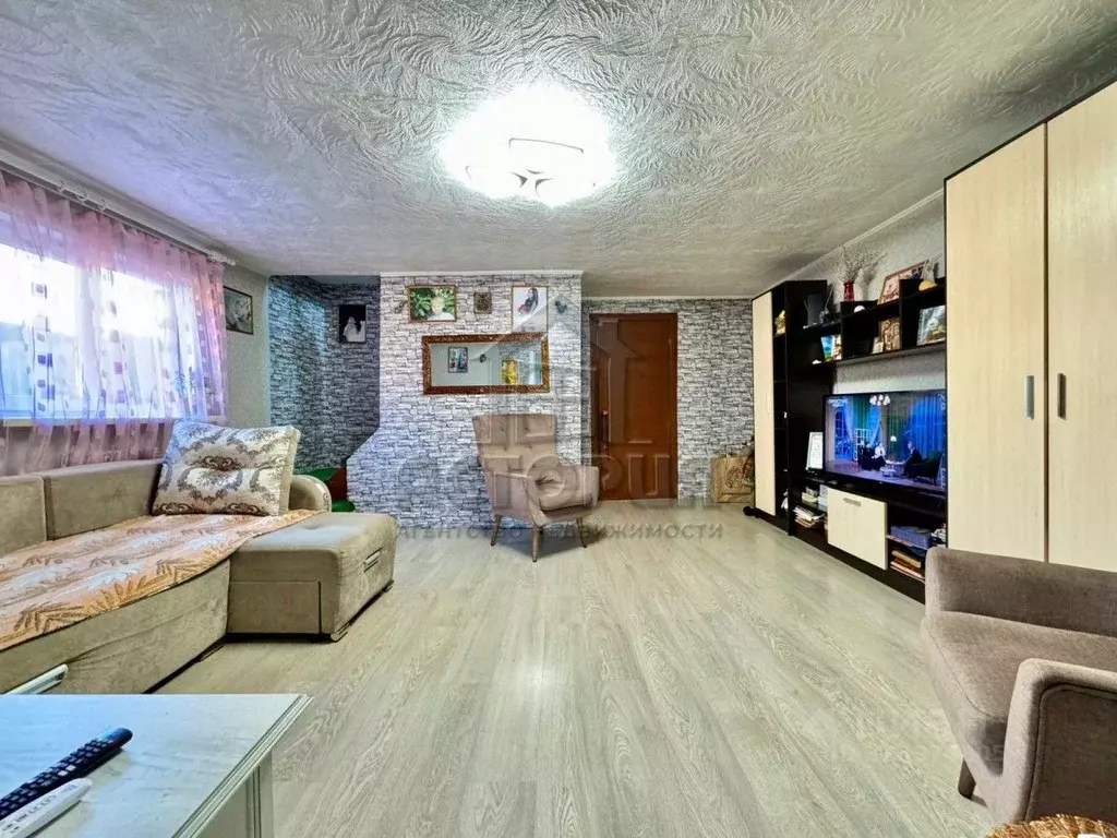 Дом в Красноярский край, Красноярск Архангельская ул., 40Б (93 м) - Фото 1