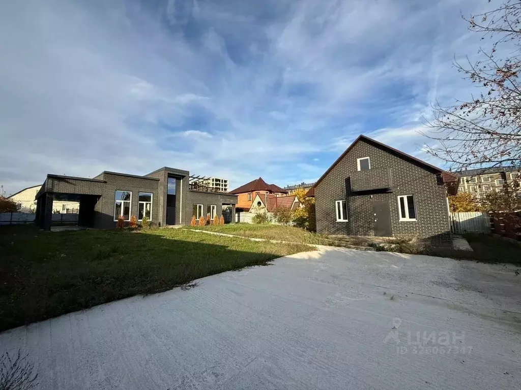 Дом в Ставропольский край, Ессентуки ул. Имени Н. Панасенко, 3 (170 м) - Фото 1