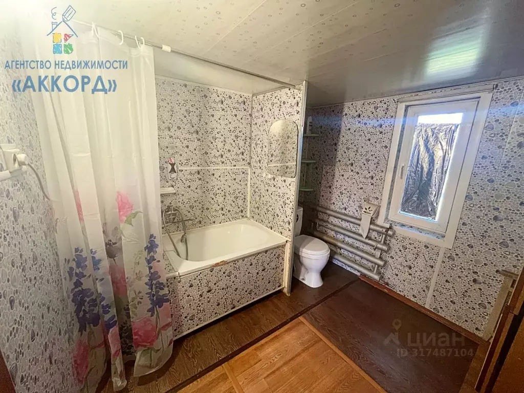 Дом в Алтайский край, Бийск ул. Антона Чехова (56 м) - Фото 0