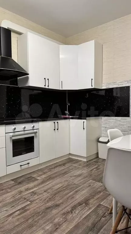 2-к. квартира, 60 м, 8/12 эт. - Фото 0