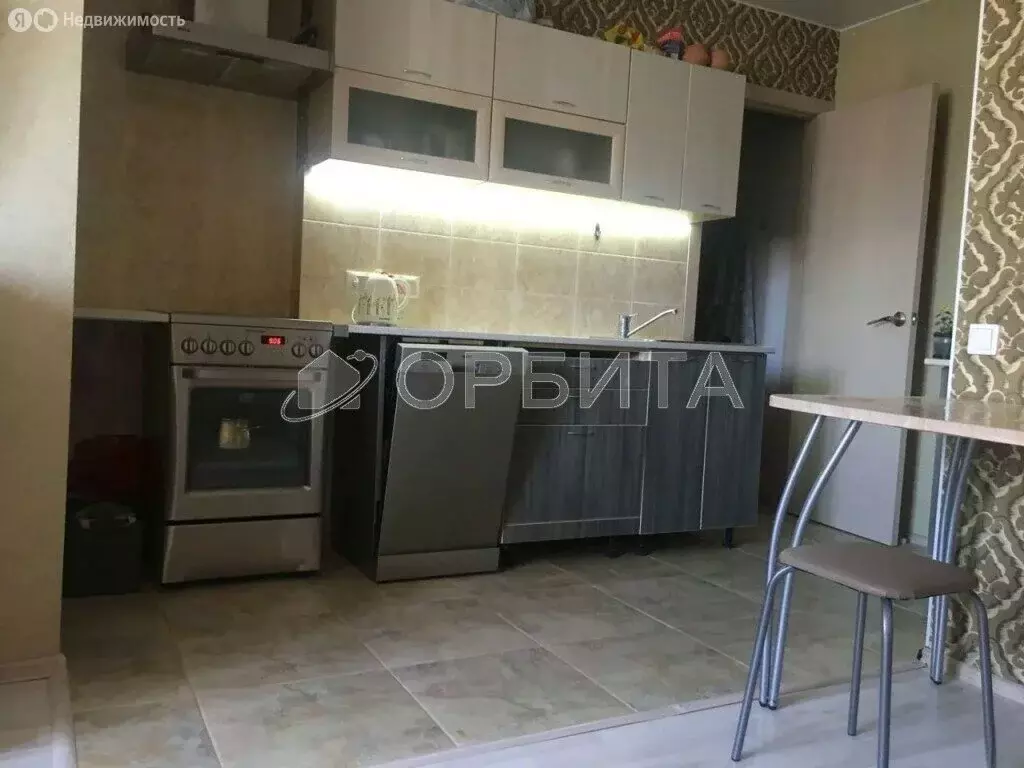 Квартира-студия: Тюмень, улица Пермякова, 79 (32.1 м) - Фото 1