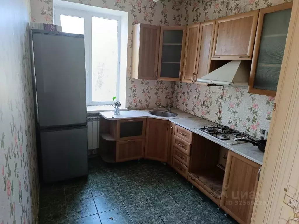 3-к кв. Ростовская область, Гуково пос. Шахты Антрацит, ул. ... - Фото 1