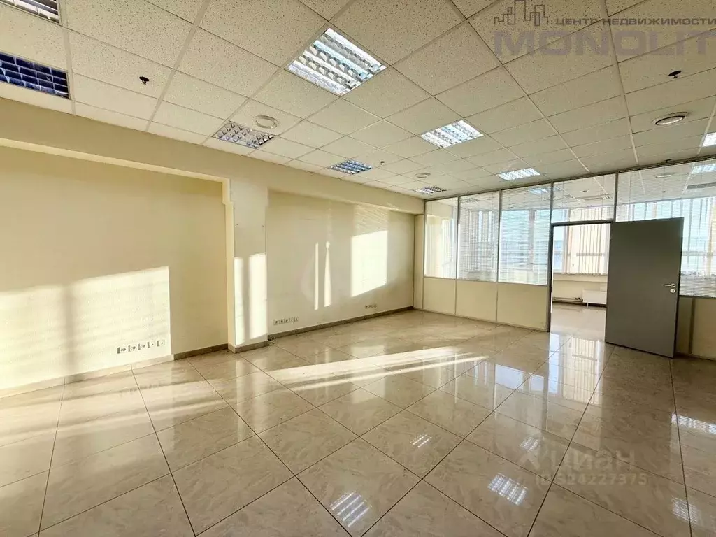 Офис в Свердловская область, Екатеринбург ул. Крестинского, 44 (71 м) - Фото 1