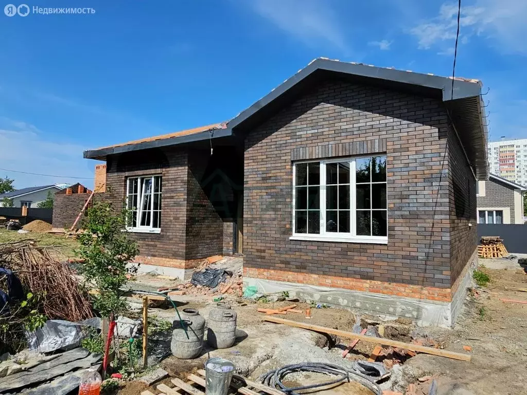 Дом в Ленинаван, улица М.С. Толстых (100 м) - Фото 1