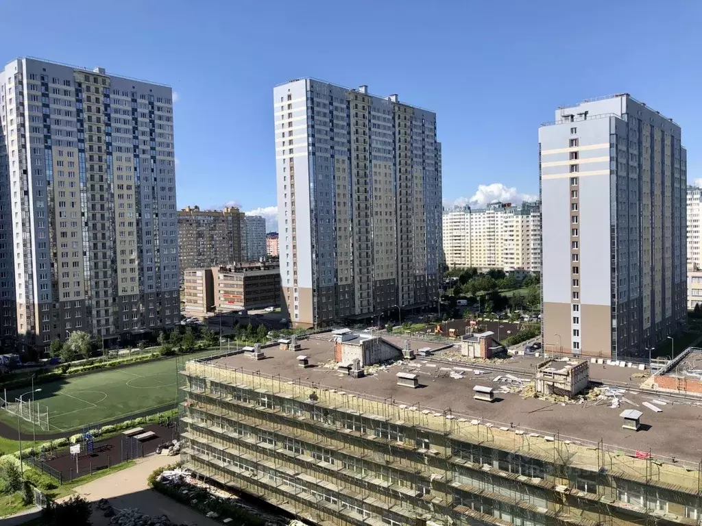 3-к кв. Санкт-Петербург ул. Оптиков, 35к1 (80.0 м) - Фото 0