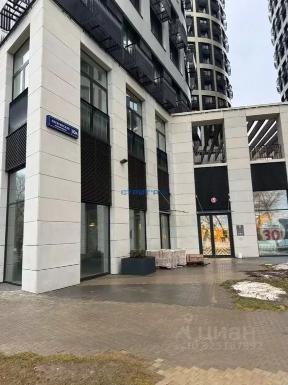 Торговая площадь в Москва Нагатинская наб., 10А (80 м) - Фото 1