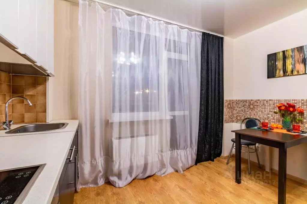 1-к кв. Свердловская область, Екатеринбург ул. Щорса, 103 (40.0 м) - Фото 1