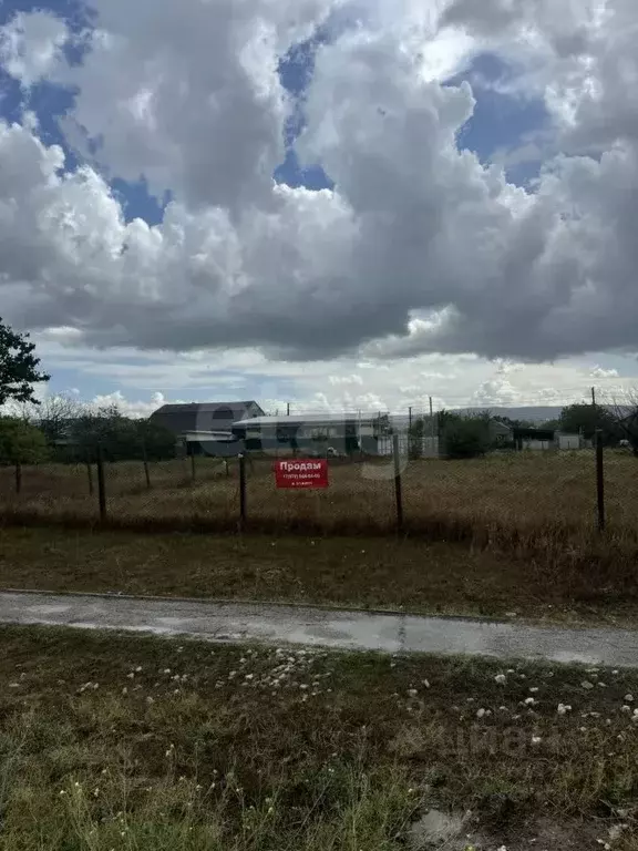 Участок в Крым, Белогорск ул. Ат-чапар (18.2 сот.) - Фото 1