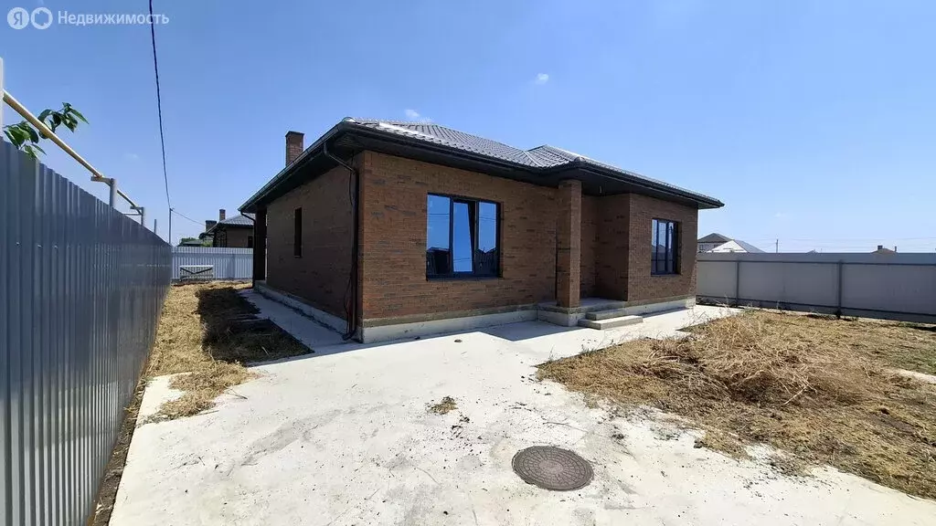 Дом в Динской район, станица Новотитаровская (110 м) - Фото 1