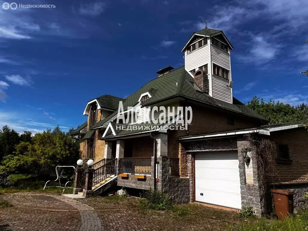 Дом в Приладожское городское поселение, деревня Назия (275 м) - Фото 1