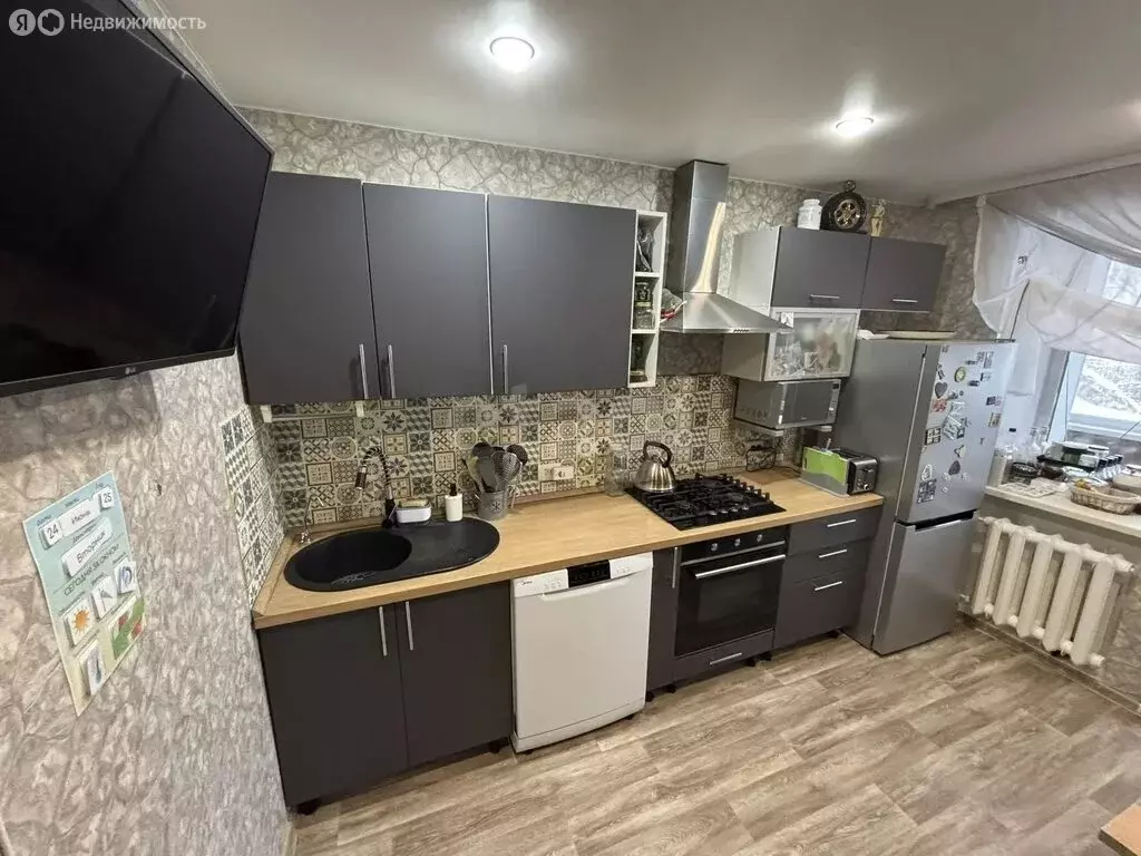 3-комнатная квартира: Краснокамск, улица Дзержинского, 9 (68.4 м) - Фото 1