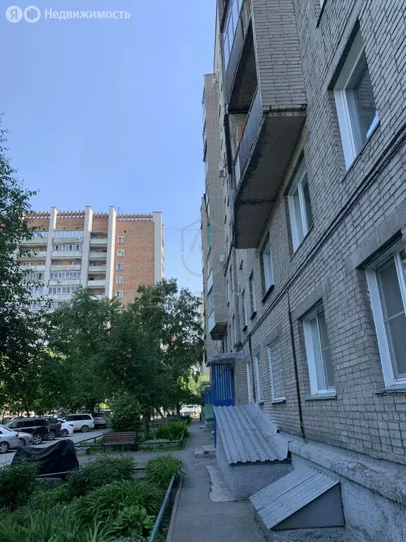 3-комнатная квартира: Новосибирск, улица Челюскинцев, 14 (58.1 м) - Фото 0