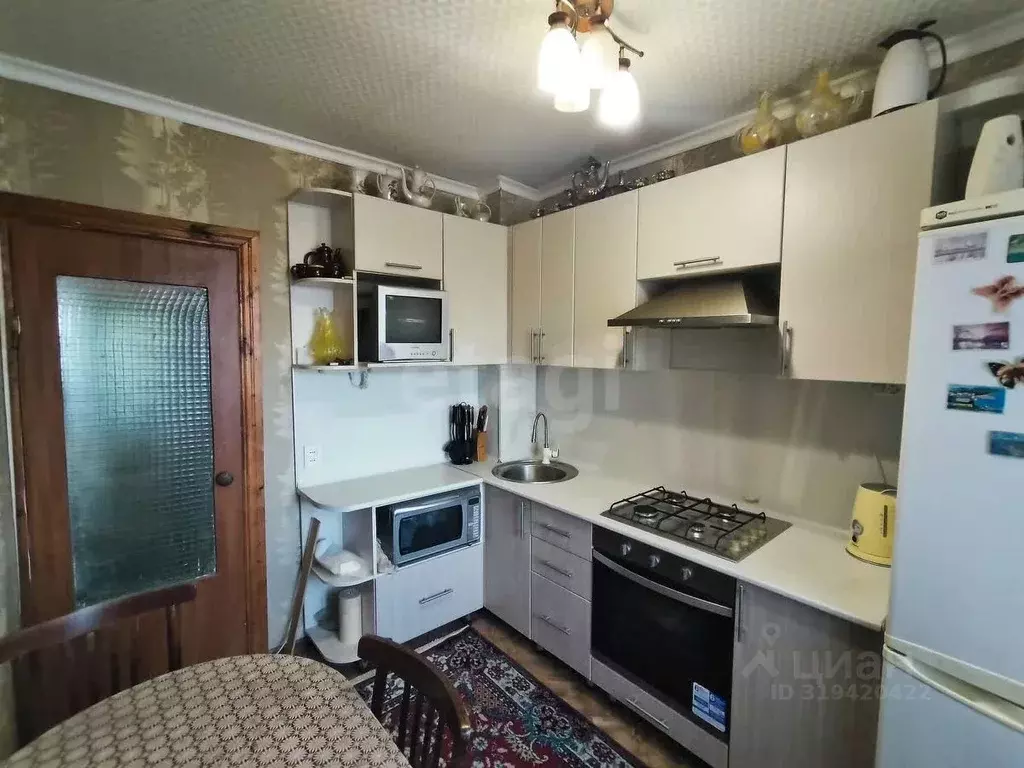 3-к кв. Белгородская область, Старый Оскол Молодогвардеец мкр, 17 ... - Фото 1