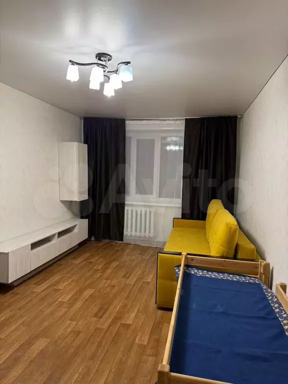 1-к. квартира, 40 м, 1/10 эт. - Фото 1