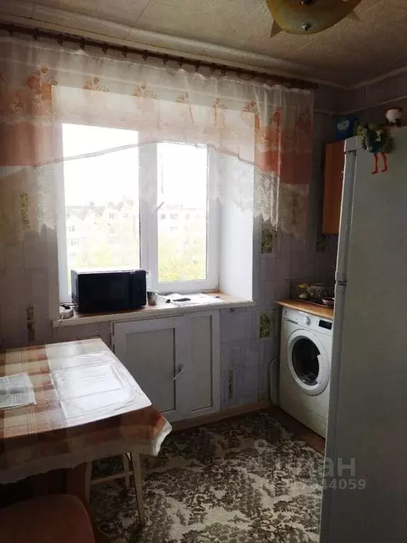 2-к кв. Пермский край, Губаха Октябрьский просп., 11 (45.9 м) - Фото 0