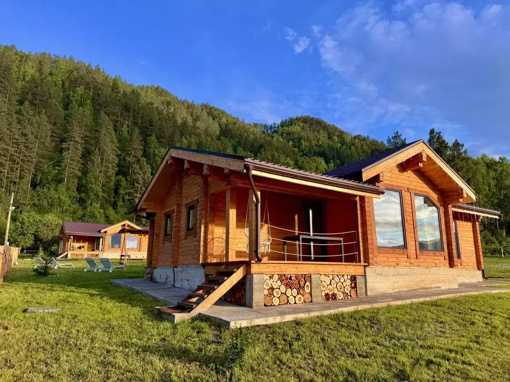 Дом в Алтай, Чемальский район, с. Турбаза Катунь пер. Брусника, 2 (80 ... - Фото 0