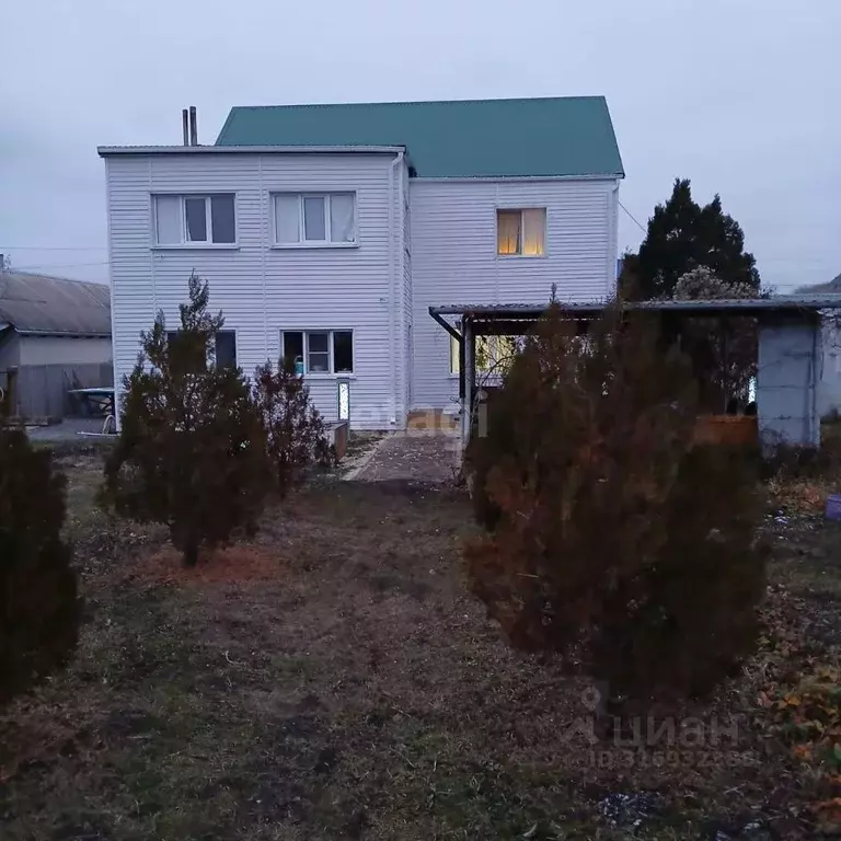 Дом в Белгородская область, Старооскольский городской округ, с. ... - Фото 0