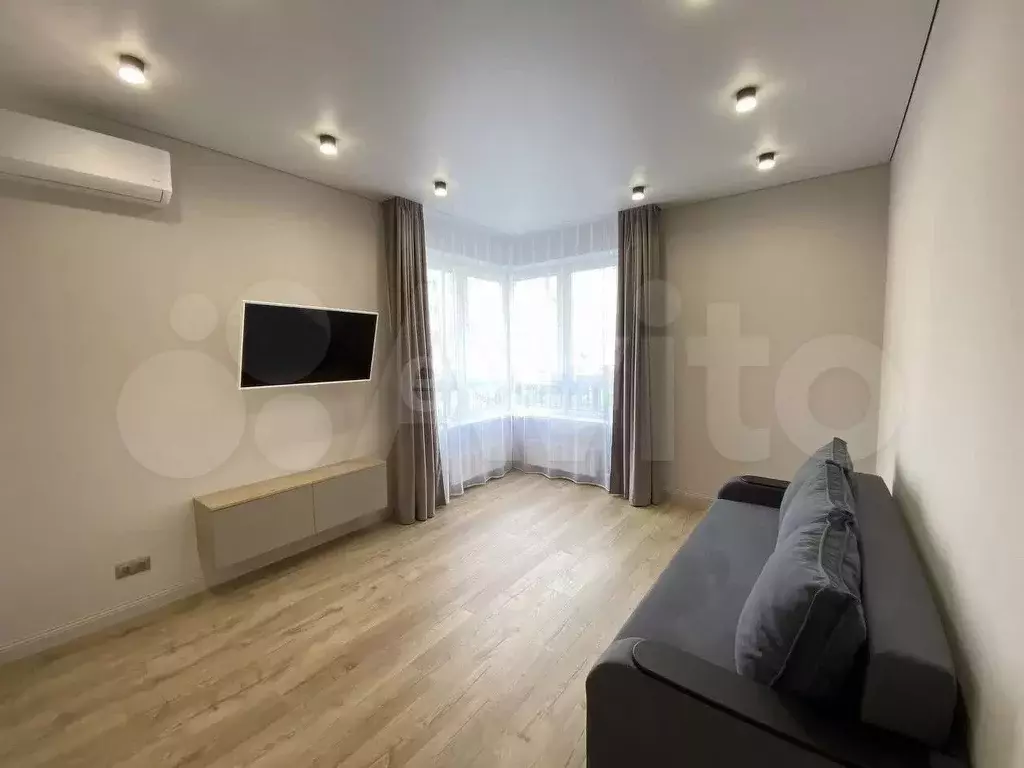 3-к. квартира, 60 м, 1/19 эт. - Фото 1