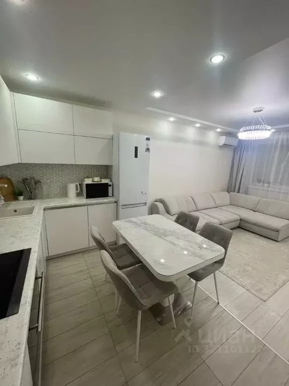 2-к кв. Волгоградская область, Волгоград ул. Расула Гамзатова, 7 (57.1 ... - Фото 1