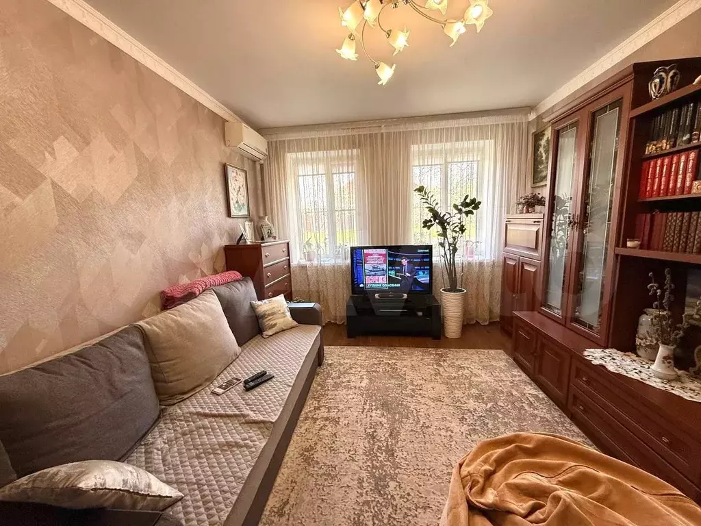 3-к. квартира, 55 м, 1/2 эт. - Фото 0