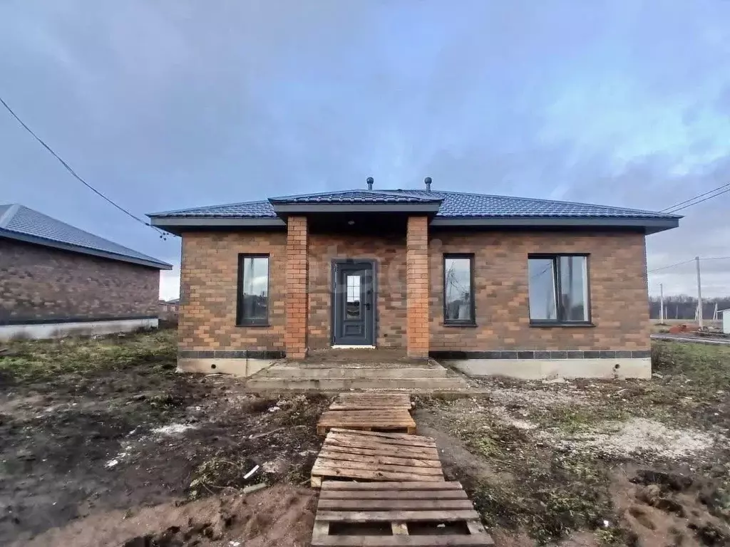 Дом в Башкортостан, Иглинский район, Акбердинский сельсовет, д. ... - Фото 1