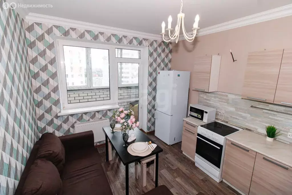 2-комнатная квартира: Тюмень, Таврическая улица, 9к2 (65 м) - Фото 1