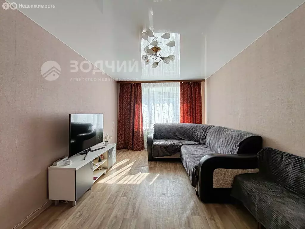 3-комнатная квартира: Канаш, улица Ильича, 2 (60.2 м) - Фото 1