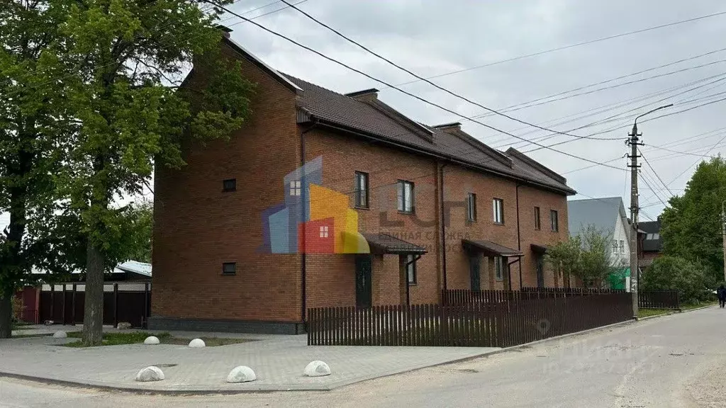 Таунхаус в Тульская область, Тула ул. Шевченко, 65 (150 м) - Фото 0