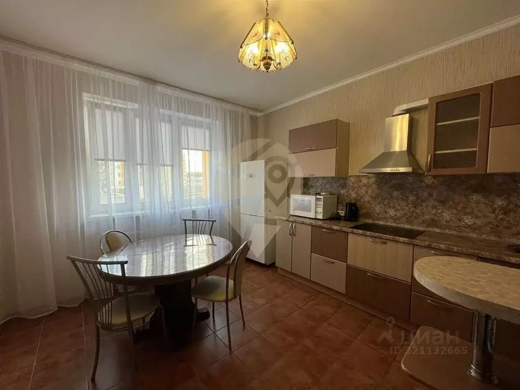 2-к кв. Белгородская область, Старый Оскол Степной мкр, 25 (61.7 м) - Фото 0