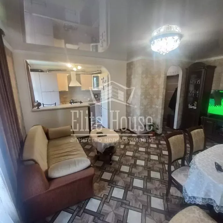 2-к кв. Калужская область, Калуга ул. Петра Тарасова, 11 (47.8 м) - Фото 0