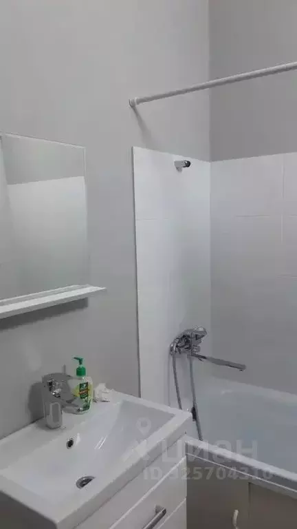 2-к кв. Саха (Якутия), Якутск ул. Тургенева, 8 (70.0 м) - Фото 2