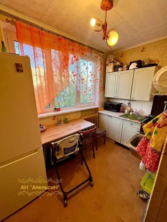 3-к кв. Ленинградская область, Тихвин 6-й мкр, 5 (60.0 м) - Фото 1