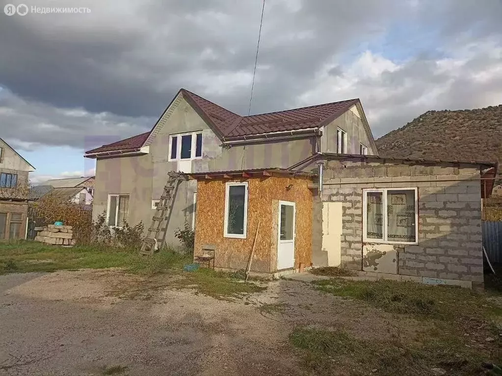 Дом в Судак, улица Номан Челеби Джихан (220 м) - Фото 1