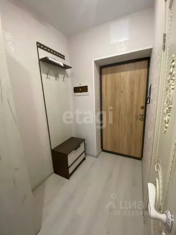 Студия Ханты-Мансийский АО, Сургут ул. Ивана Захарова, 11/1 (32.2 м) - Фото 1