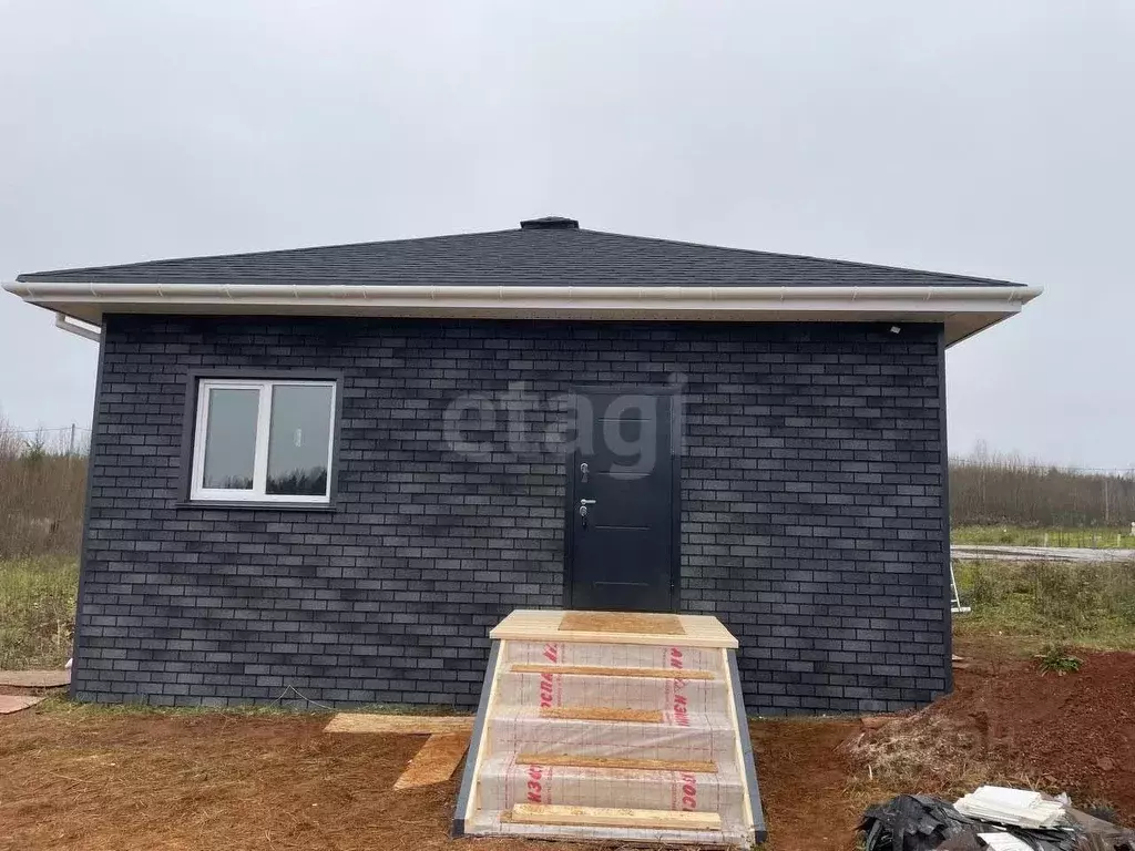 Дом в Кировская область, Кирово-Чепецкий район, Пасеговское с/пос, д. ... - Фото 1