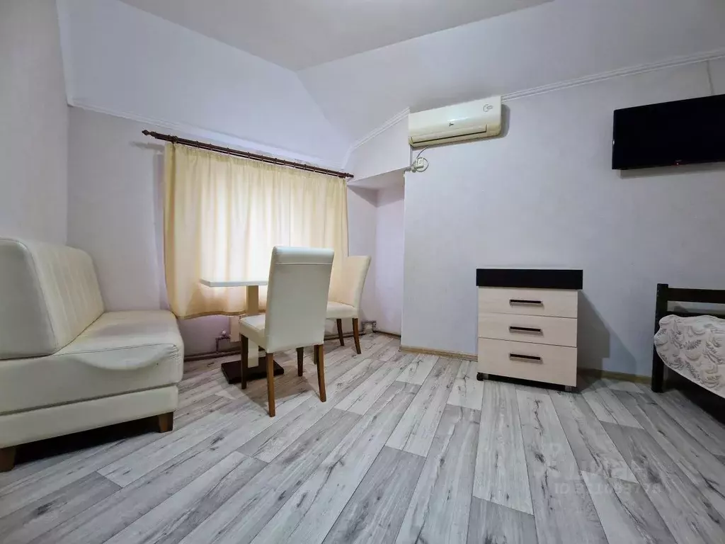 2-к кв. Крым, Феодосия ул. Украинская, 26 (60.0 м) - Фото 1