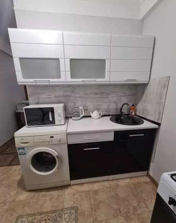 1-к. квартира, 40 м, 1/9 эт. - Фото 1