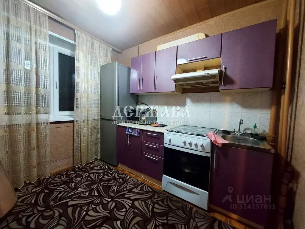 3-к кв. Белгородская область, Старый Оскол Молодогвардеец мкр, 17 ... - Фото 1