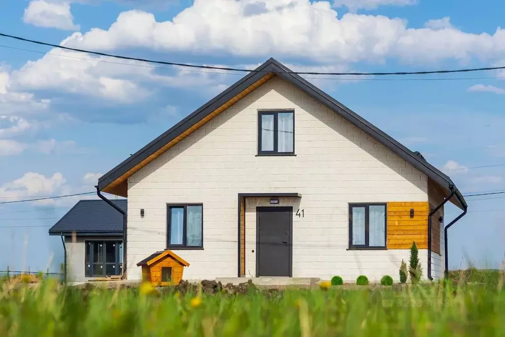 Дом в Красноярский край, Емельяново пгт ул. Волжская, 21А (95 м) - Фото 1