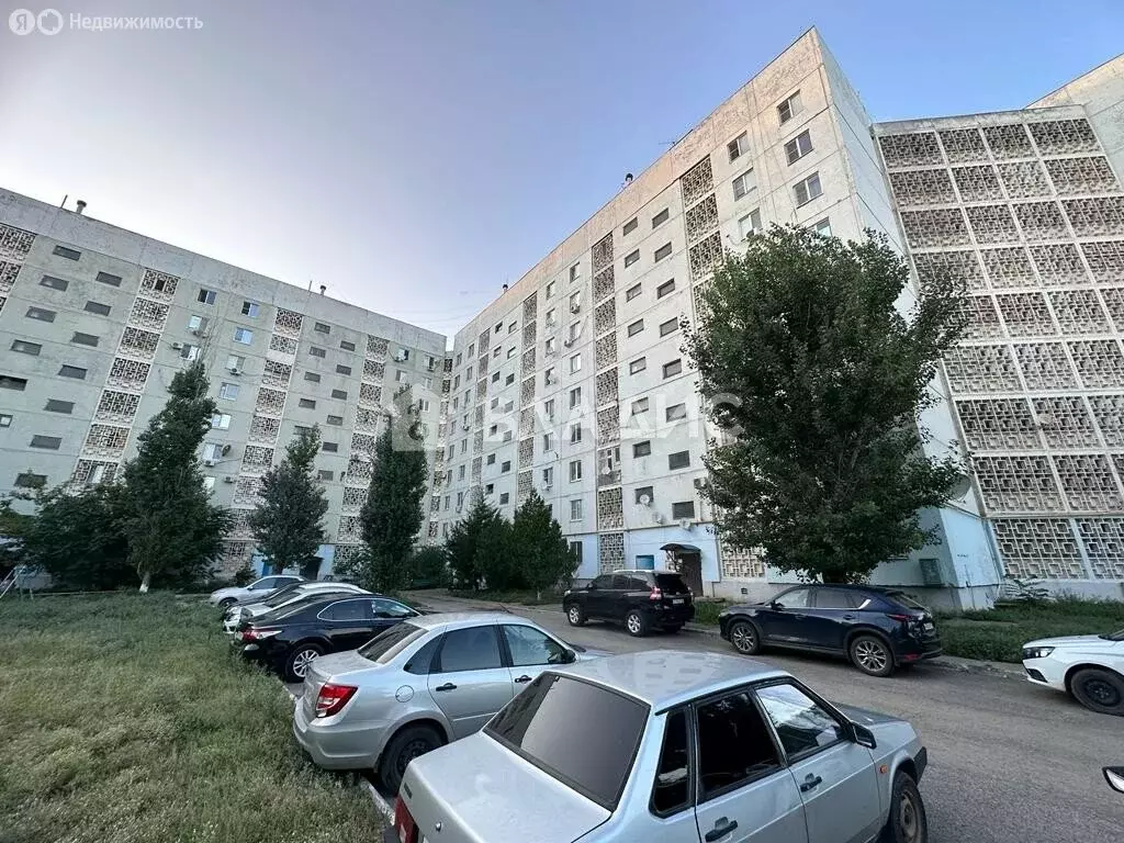 3-комнатная квартира: Элиста, 7-й микрорайон, 2к2 (64 м) - Фото 0