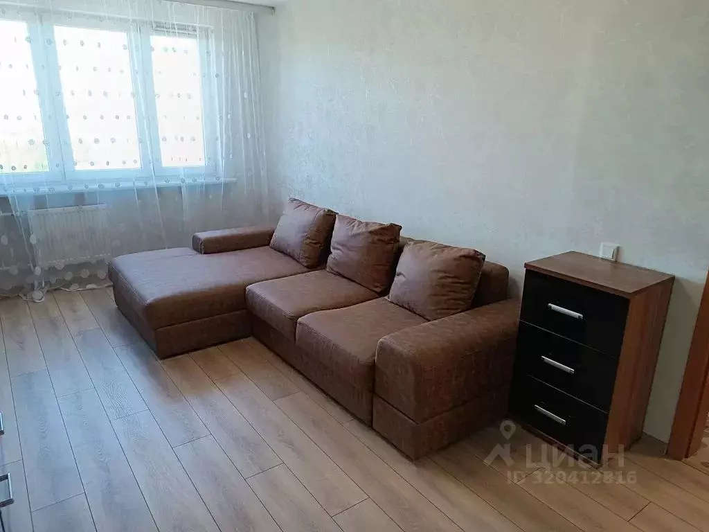 2-к кв. Кировская область, Киров ул. Мостовицкая, 1 (58.0 м) - Фото 1