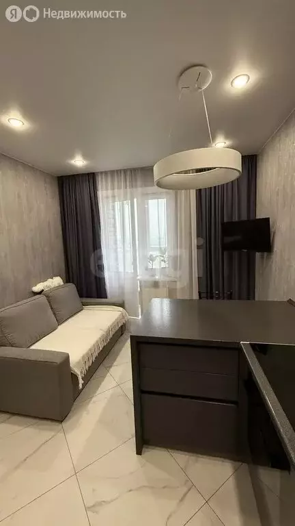 1-комнатная квартира: Тюмень, улица Мельникайте, 2к12 (41.9 м) - Фото 1