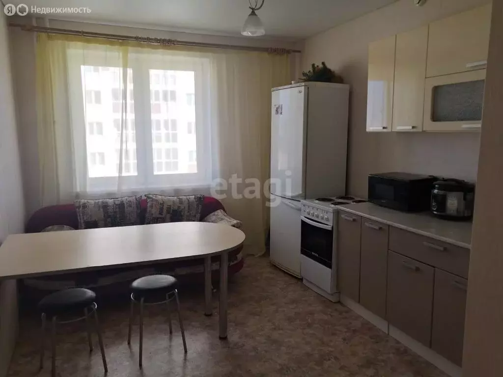 2-комнатная квартира: Тобольск, 15-й микрорайон, 28 (60 м) - Фото 1