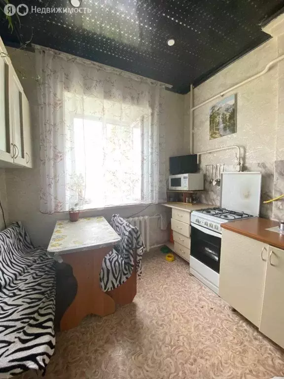 3-комнатная квартира: Чебаркуль, улица Ленина, 8 (79.1 м) - Фото 1