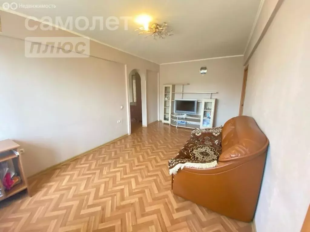3-комнатная квартира: Астрахань, улица Николая Островского, 123 (62 м) - Фото 0