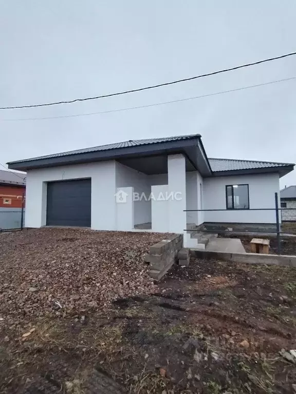 Дом в Башкортостан, Стерлитамакский район, д. Казадаевка ул. ... - Фото 1