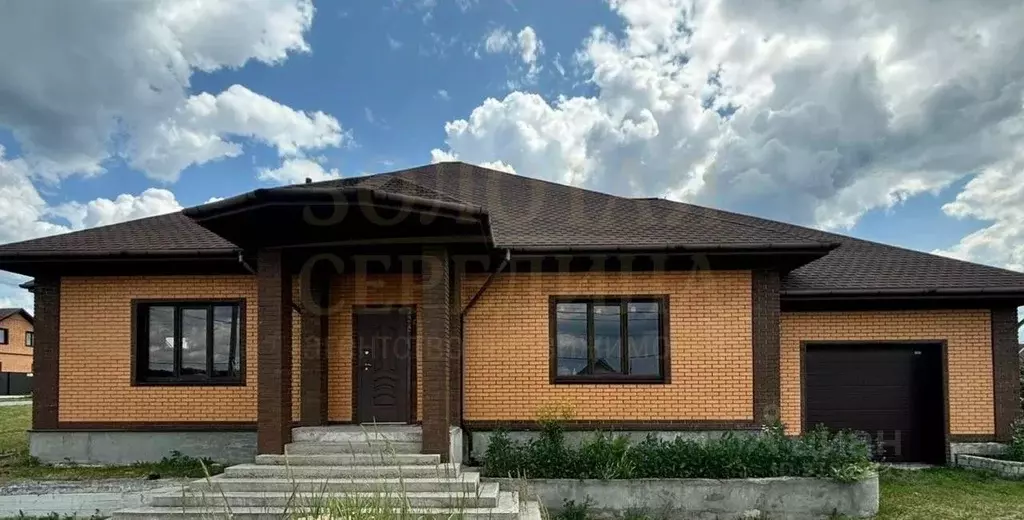 Коттедж в Белгородская область, Старый Оскол ул. Холанская (200 м) - Фото 1