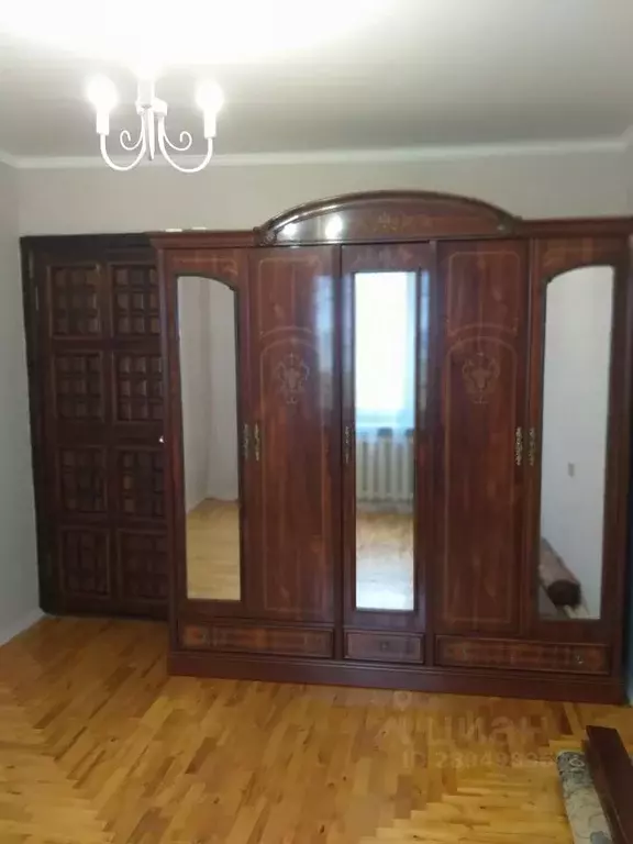 3-к кв. Оренбургская область, Оренбург Салмышская ул., 5 (65.0 м) - Фото 0