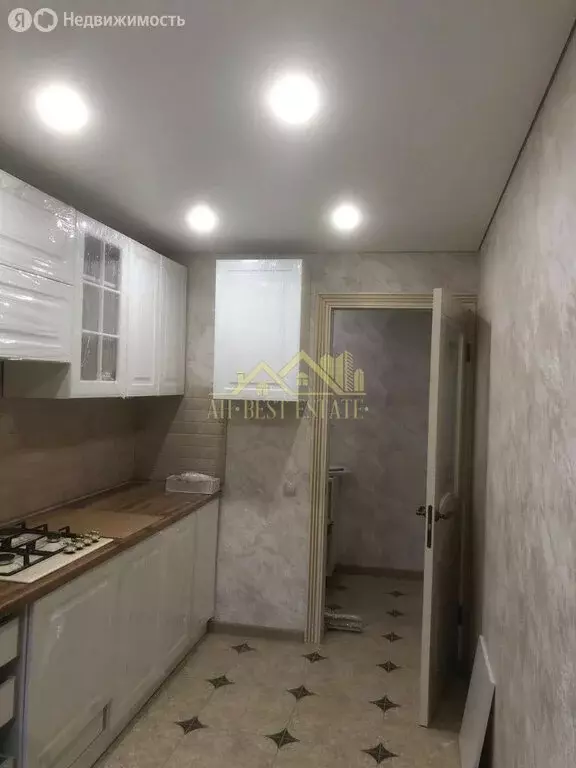 2-комнатная квартира: Владикавказ, улица Генерала Дзусова, 7к2 (68 м) - Фото 1