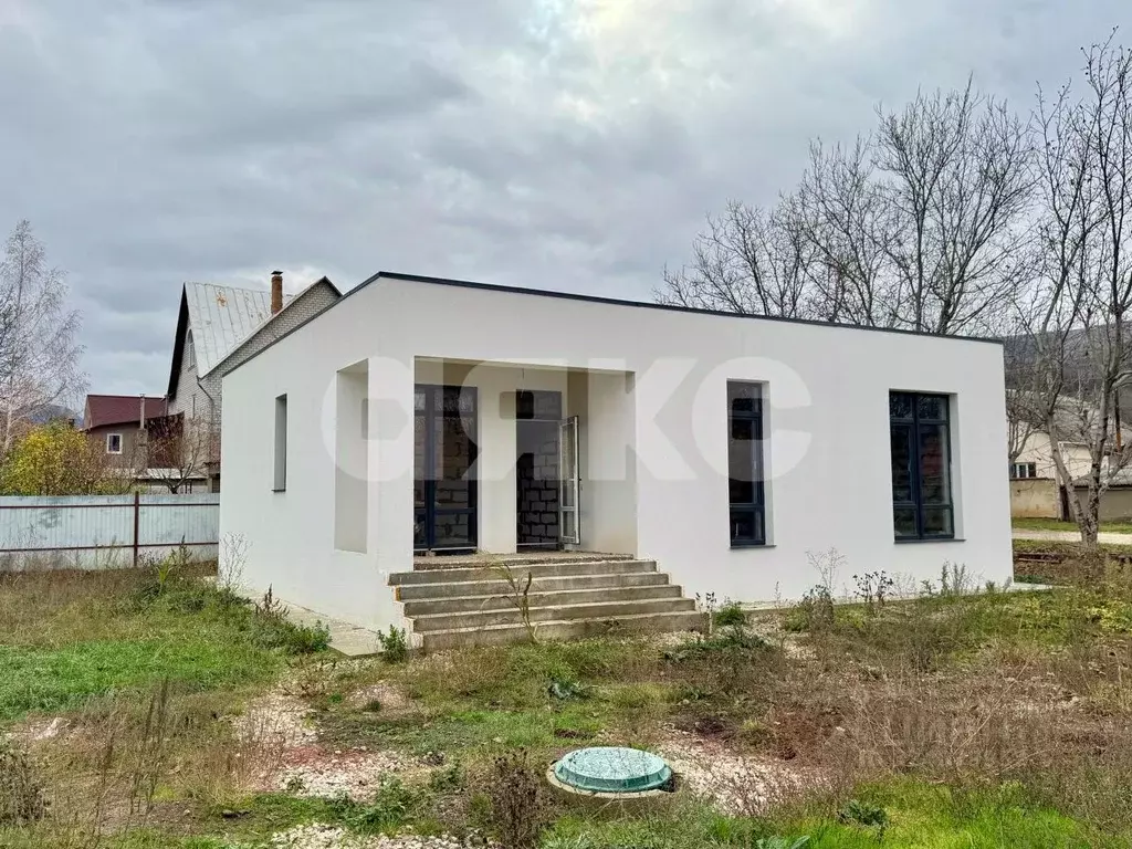 Дом в Крым, Симферопольский район, Добровское с/пос, с. Перевальное ... - Фото 1